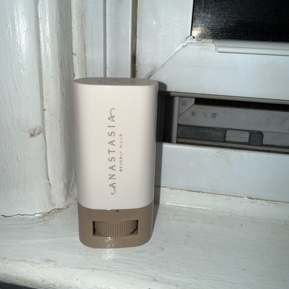 Anastasia Other - Anastasia Beverly Hills Skin tint